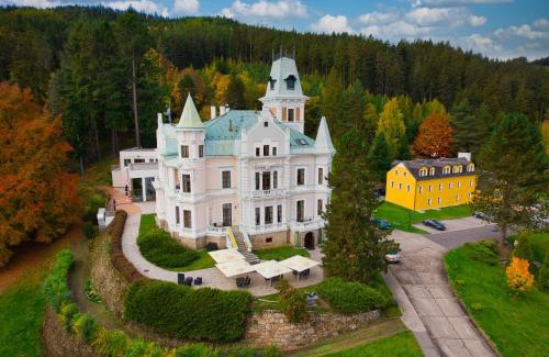 Cihelny Hotel | Unforgettable Stays at Hotel U Zámečku Cihelny
