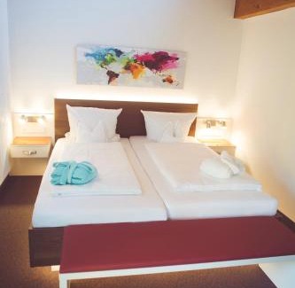 Bad Fuessing Hotel | Oceanfront Retreat at Hotel und Appartementhof Waldeck