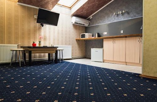 Nizhyn Apartment | Guest Rated: 10/10 at Hotel UNENEGE - Pet & Child Friendly