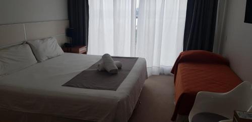 Santa Fe Hotel | Experience Comfort at Hotel UNL-ATE with Pool & Amenities