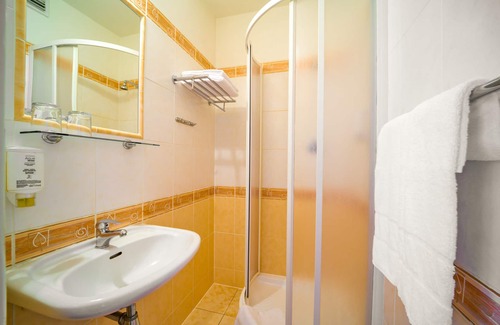 Strasnice Hotel | Find Comfort at Hotel Uno Prague - 4-Star Family Stay