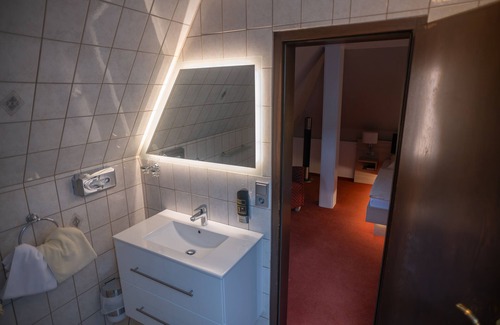 Mainz-Bingen Hotel | Discover Hotel Unter den Linden: Family-Friendly & Top Rated