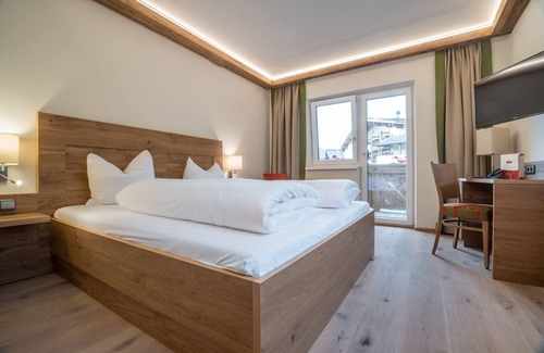 Sankt Leondard Hotel | Discover Hotel Untersberg: 4-Star Comfort with Spa Access