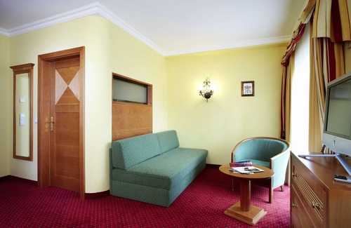 Sankt Leondard Hotel | Discover Hotel Untersberg: 4-Star Comfort with Spa Access