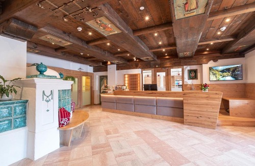 Sankt Leondard Hotel | Discover Hotel Untersberg: Family-Friendly Spa Retreat