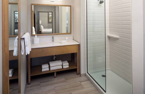 Orono Hotel | Hotel Ursa: Guest Rated 9.8 with Family-Friendly Amenities