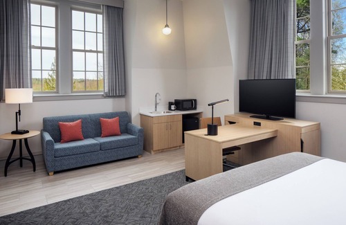 Orono Hotel | Hotel Ursa: Guest Rated 9.8 with Family-Friendly Amenities