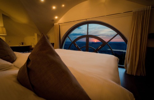 Center Hotel | Discover Hotel UTO KULM: Your Zurich Car-Free Retreat