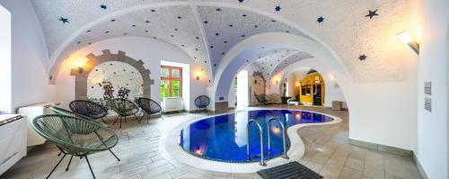 Hernadvecse Hotel | Discover Hotel Vécsecity Superior: 4-Star Oceanfront Oasis