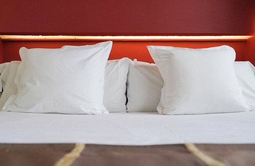 Sevilla Este Hotel | Discover Hotel Vértice Sevilla: Family-Friendly with Pool