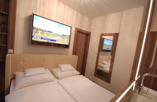 Szekesfehervar Hotel | Discover Hotel Vadászkürt Superior with Eco-Friendly Amenities