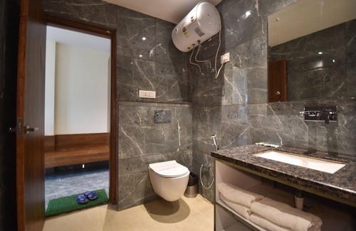 Katra Hotel | Relax at Hotel Vaishno Devi Heights with Great Amenities
