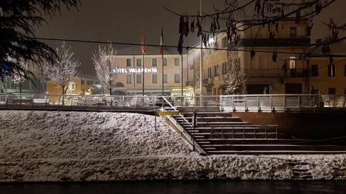Limena Hotel | Discover Comfort at Hotel Valbrenta: Pet-Friendly Stay