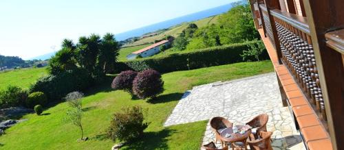 Prellezo Hotel | Discover Hotel Valle De Arco: Family-Friendly Dining Awaits