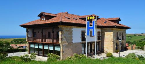 Prellezo Hotel | Discover Hotel Valle De Arco: Family-Friendly Dining Awaits