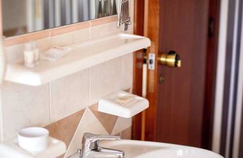 Sala Consilina Hotel | Discover Hotel Vallisdea: Spa & Family-Friendly Retreat