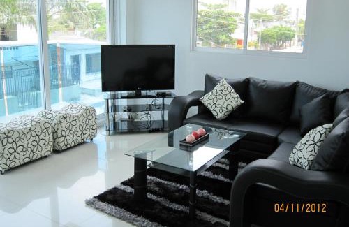 La Boquilla Hotel | Budget-Friendly Getaway at Hotel Valmar with Breakfast & Kitchen