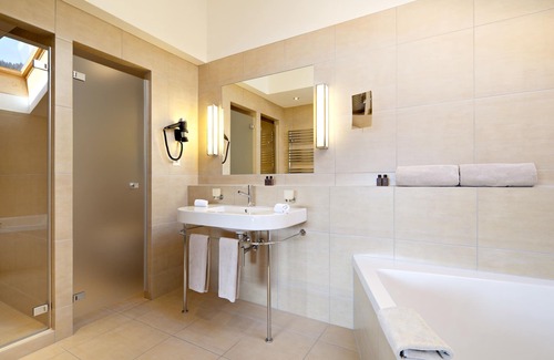 Verbier Hotel | Elegant Hotel Vanessa: 4-Star Stay with Spa & Hot Tub