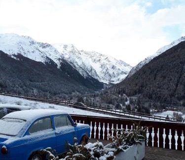 Temu Hotel | Elegant Hotel Veduta dell'Adamello: Spa & Pet Friendly Stay