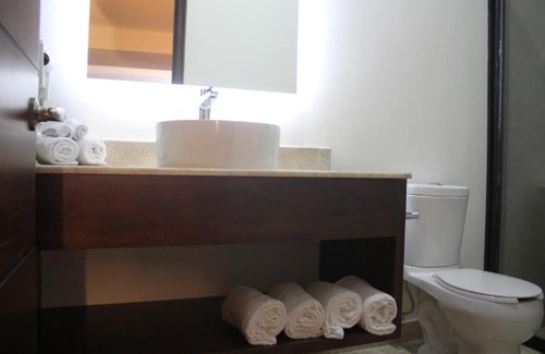 Tapachula Hotel | Experience Hotel Veinti 3 Tapachula: Family-Friendly Retreat
