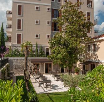 Babin do Hotel | Discover Hotel Vela: 4-Star Stay with Family-Friendly Amenities