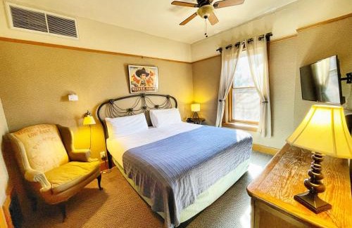 Prescott Hotel | Hotel Vendome: Family-Friendly Retreat with 8.7/10 Rating