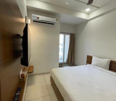 Veraval Hotel | Budget-Friendly Stay at Hotel Venus with Child Amenities