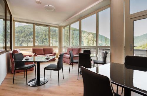 Vezza d'Oglio Hotel | Discover Hotel Vezza Alpine Lodge & Spa: Pet Friendly Retreat