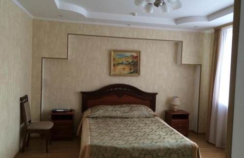 Almetyevsk Hotel | Pet-Friendly Hotel VIARDO: Breakfast & Hot Tub Awaits