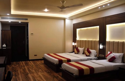 Kanpur Hotel | Budget-Friendly Hotel Vibharaj Palace with Breakfast Included