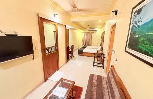 Navrangpura Hotel | Discover Hotel Vice President: Family-Friendly Dining Options