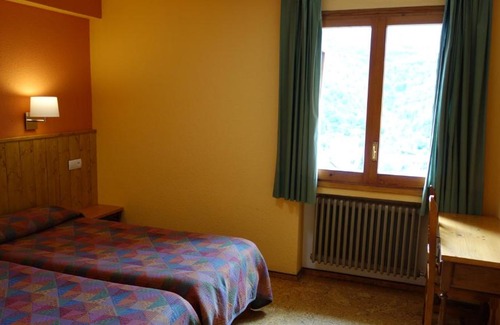 Panticosa Hotel | Discover Hotel Vicente: Family-Friendly with Top Ratings