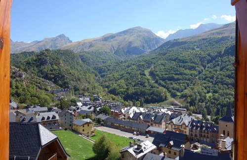 Panticosa Hotel | Discover Hotel Vicente: Family-Friendly with Top Ratings