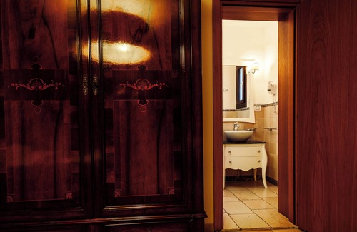 Casarano Hotel | Stay in Comfort at Hotel Vico Regio with Breakfast Included