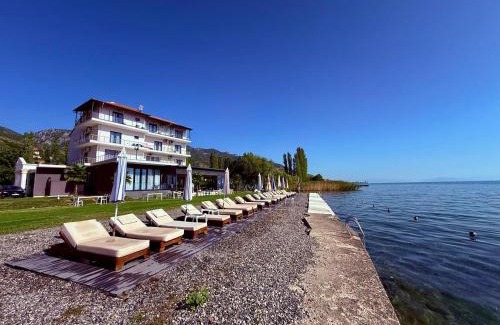 Udenisht Hotel | Beachfront Bliss at Hotel Victoria - 4 Star Rated Stay