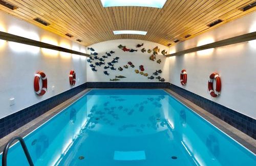 Berchtesgaden Hotel | Relax at Hotel Vier Jahreszeiten: Pool & Family-Friendly Stays