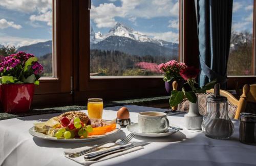 Berchtesgaden Hotel | Relax at Hotel Vier Jahreszeiten: Pool & Family-Friendly Stays
