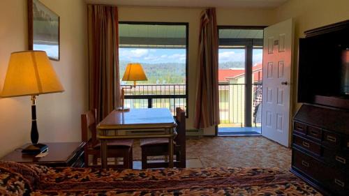 Logan Lake Hotel | Hotel viewmont