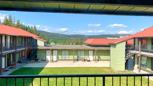 Logan Lake Hotel | Hotel viewmont
