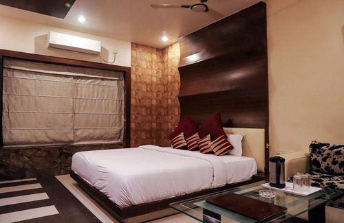 Jabalpur Hotel | Discover Hotel Vijan Palace Jabalpur with Family-Friendly Amenities