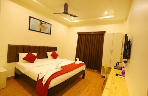 Srikalahasti Hotel | Pet-Friendly Stay at Hotel Vijaya Grand with Great Reviews