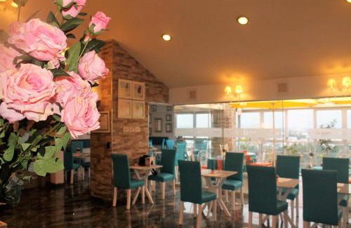 Miraflores Hotel | Pet-Friendly Hotel Vila Santa with Ocean Views and Dining