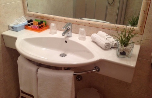 Garda Hotel | Guest Rated Hotel Villa Cà Nova with Pool & Breakfast