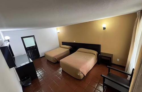 Morelia Hotel | Hotel Villa Capri, 2 camas dobles 4 Huéspedes