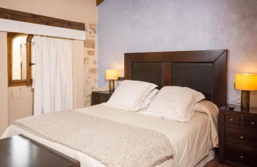 Cretas Hotel | Discover Hotel Villa de Cretas: Rated 9.4 with Family Amenities