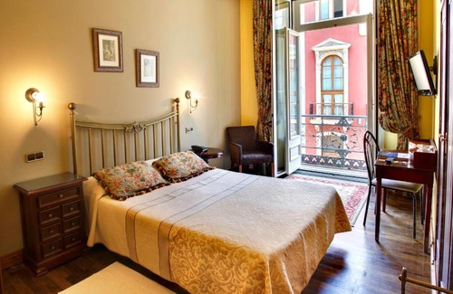 Luarca Hotel | Oceanfront Hotel Villa de Luarca with Child-Friendly Amenities