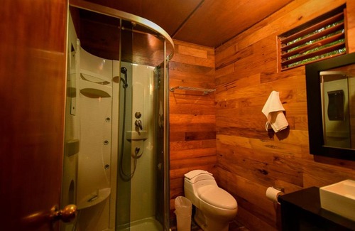 Chetumal Hotel | Discover Hotel Villa Diamante: Family-Friendly with Pool