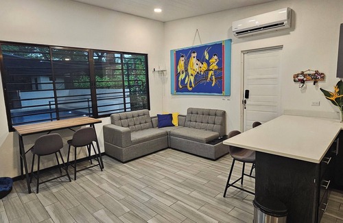 Parrita Villa | Discover Hotel Villa Elenita - Pet Friendly with Pool