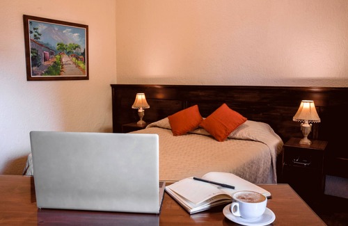 Zona 9 Hotel | Discover Comfort at Hotel Villa Española with Spa & Pool