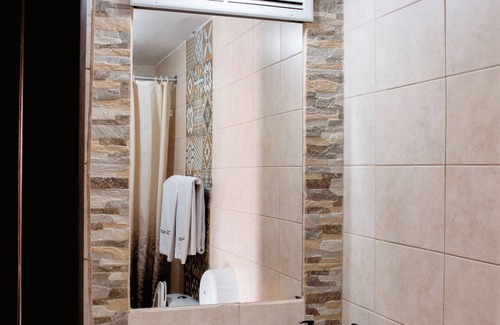 Zona 9 Hotel | Discover Comfort at Hotel Villa Española with Spa & Pool